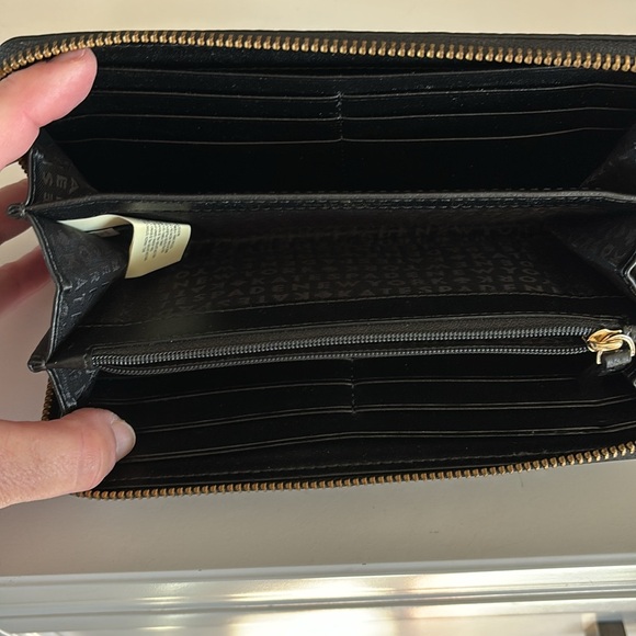 Kate Spade accordion wallet in black, barely used! LIKE NEW - Picture 3 of 6